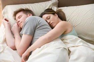 睡觉时为什么男人比女人更容易打鼾 