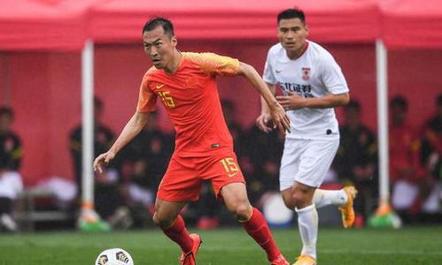 国足主场赢球的是谁,2-0!6连胜!国足创造历史,李铁超越恩师,6战轰进24球