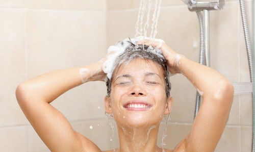 洗澡防湿头发怎么弄好看 头发汗臭味太重怎么彻底消除