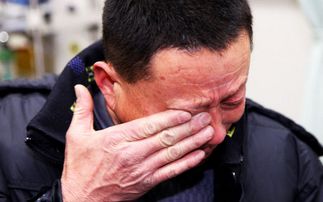 20岁脑瘫、不认识字、写不了字、左手是歪的、右手好好的可以做事、走路有点不稳、面部表情都很正常、生活