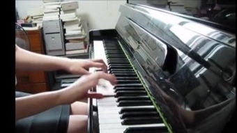 适合初学者弹的流行曲钢琴 适合摩羯座弹的钢琴