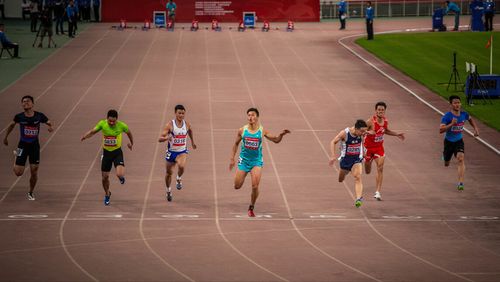 田径百米赛跑飞人游戏,百米飞人游戏视频