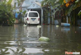 成都昨天遭遇特大暴雨 市区出现大面积内涝 组图