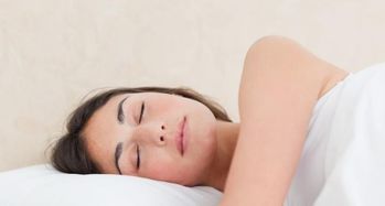 夜间睡觉容易出汗,是怎么回事 离不开这3个原因