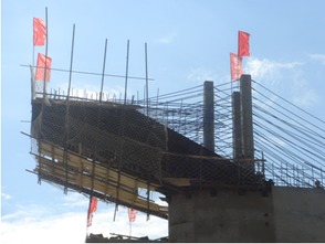 吊模技术在大顶子山28孔泄洪闸长悬臂倒悬体施工中的应用 
