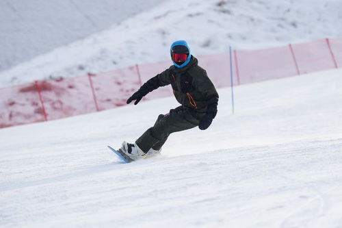 全民健身 冬日乐享滑雪