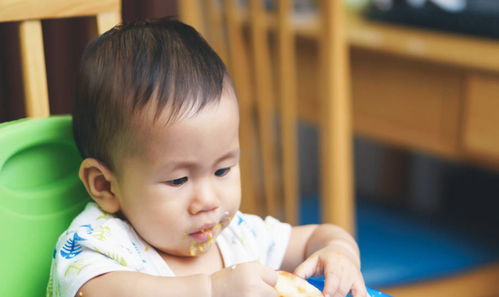 问 你家孩子吃啥 答 十个月还在喂米粉 宝妈的话让医生一哆嗦 食物 