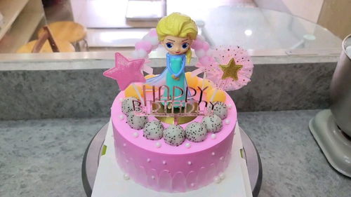 漂亮又可爱的艾莎公主蛋糕制作过程,女孩子一定会喜欢它 