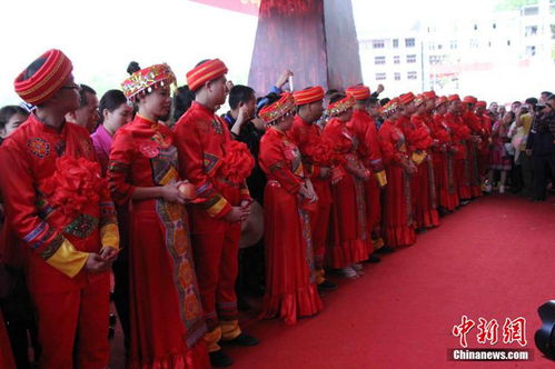 高清 湖北建始举办原生态民俗集体婚礼 