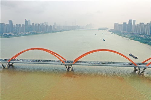 受持续降雨和上游来水影响 湘江长沙段水位上涨