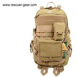 找一个专门放装备用的背包 可以防水的 类似于军用背包 