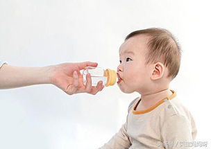 母乳不够,奶粉来凑 都说宝宝喝奶粉上火,真相到底是怎样 