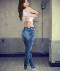 韩国牛仔裤美女