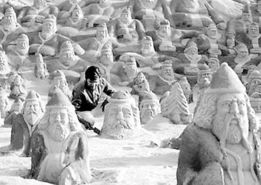印度沙雕艺术家500座圣诞老人沙雕倡环保