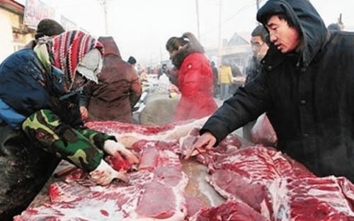 假牛肉 是怎么做成的 看到原材料后, 再也不敢买便宜牛肉了