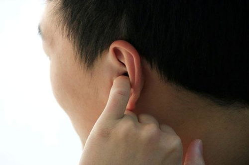 耳朵总热是什么原因？耳朵发烫是什么原因