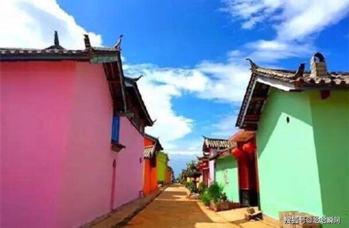 丽江,私藏了国内第一个彩色村,仿佛一座童话小镇,却很少人知道