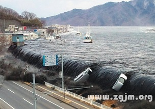 梦见地震大水