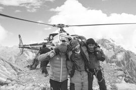 世界第八高峰雪崩 9人遇难 