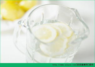 柠檬片泡水的副作用，柠檬泡水喝竟有6个害处