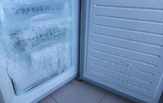 海尔冰箱的冷冻室老是结冰怎么回事啊 