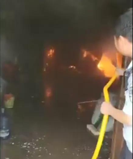 滁州一居民家中失火,火势凶猛 又是这个惹的祸 赶紧自查