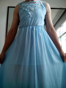 这条蓝色连衣裙怎样 