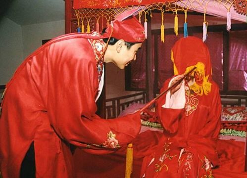 中国古代的婚娶 新娘戴 红盖头 以及 门当户对 的由来