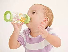 秋燥就要多喝水 小心宝宝饮水过量 水中毒 