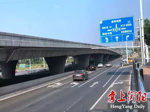 衡阳司机懵了 车道路口多出一条实线,压哪条违规