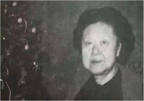 于凤至苦等丈夫50年,为救张学良同意离婚,留下墓碑八字引人感慨