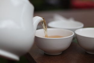 茶叶上白色的粉末是什么茶（茶上有白