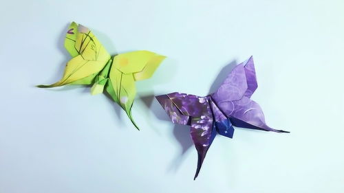 折纸教程 漂亮的花蝴蝶,比真蝴蝶都美,女孩子最喜欢啦 