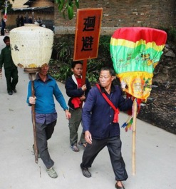 高州过年习俗有年例,年例有游神,欢迎大家去做客 