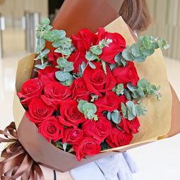 结婚送花送什么花合适,婚礼桌花卉的种类都有哪些，您如何选择