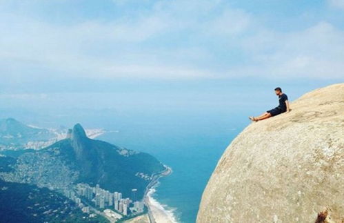 巴西800米高悬崖边游人惊险自拍 高清组图 