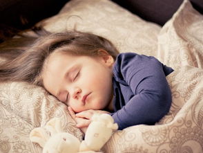 宝宝晚上做噩梦,睡不好总是哭怎么办,三个因素导致孩子做噩梦
