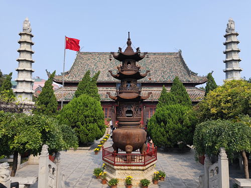 河南千年古寺走红,拥有重万余斤的巨钟,有 相国霜钟 之称