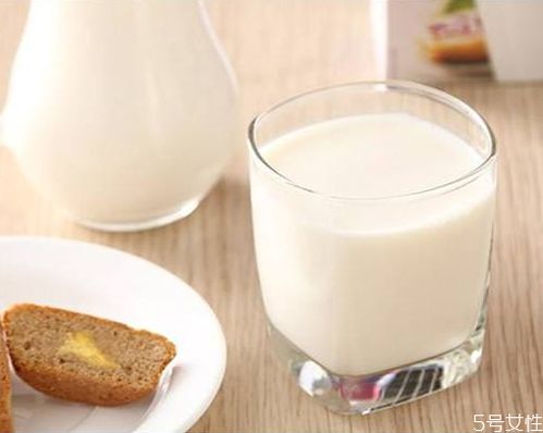 脱脂牛奶减肥吗？脱脂牛奶可以减肥吗 减肥喝什么牛奶比较好