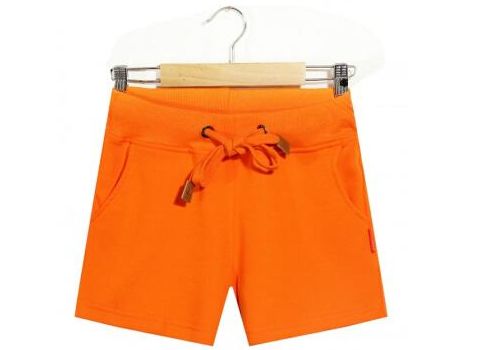 橘棕色短裤配什么颜色上衣好看