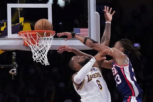 NBA晚报｜前主帅批评哈登，詹皇下赛季创纪录，JB与科比最为相近