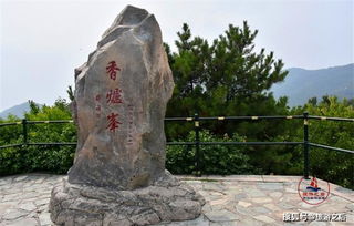 北京香山公园除了秋色,还有风景如画的湖泊,园林式的寺庙