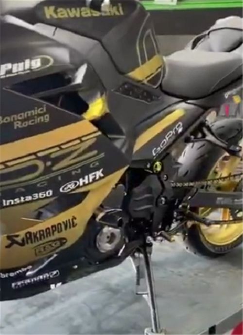 改装天蝎排气的Ninja400,全车 钛金版画 ,4.9秒破百