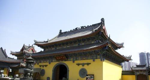 上海的人们为什么都跑去这几座寺庙去祭拜,你知道原因吗
