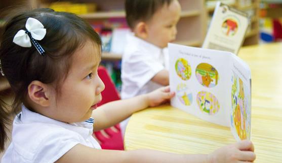 幼儿园即将开学,还要不要送娃上学 家长别犯难,不要盲目跟风