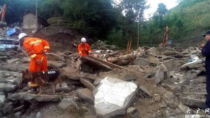 贵州福泉发生山体滑坡 20户民房被埋 