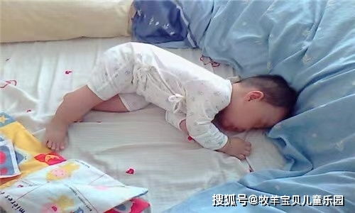 宝宝危险系数很高的这些睡姿,作为父母的您们知道了吗