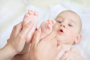 如何避免宝宝脚丫着凉 宝宝穿袜子睡觉好吗