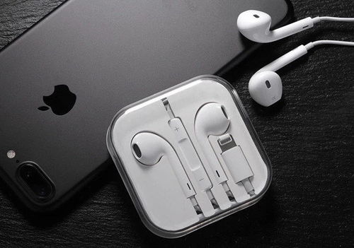 苹果正式被 抬上 蓝牙耳机神坛 华为用户对新品表示无法接受
