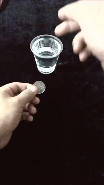 硬币水上漂浮魔术 
